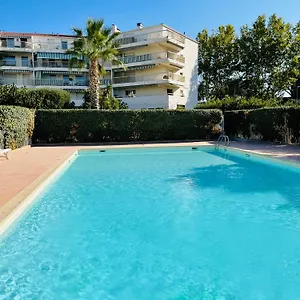  Appartement De Standing Climatisé, Avec Piscine, Proche De La